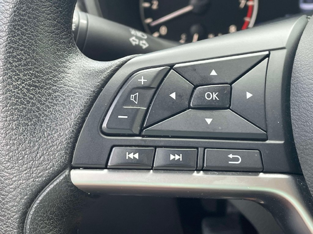 Used 2025 Nissan Altima 2.5 SV FWD image 28