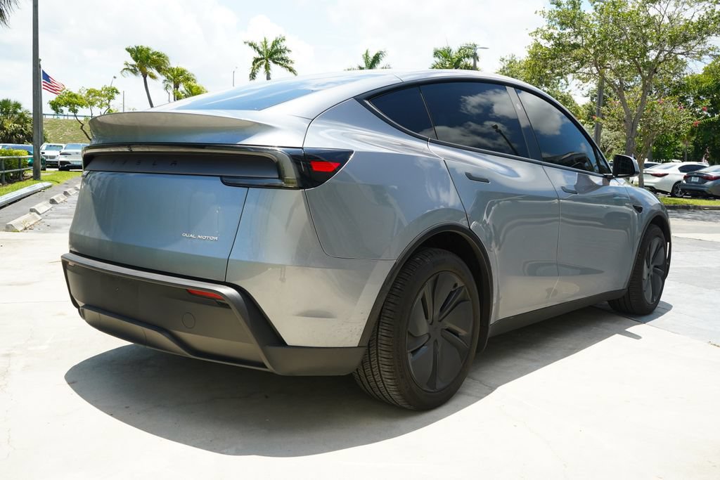 Used 2026 Tesla Model Y AWD image 12