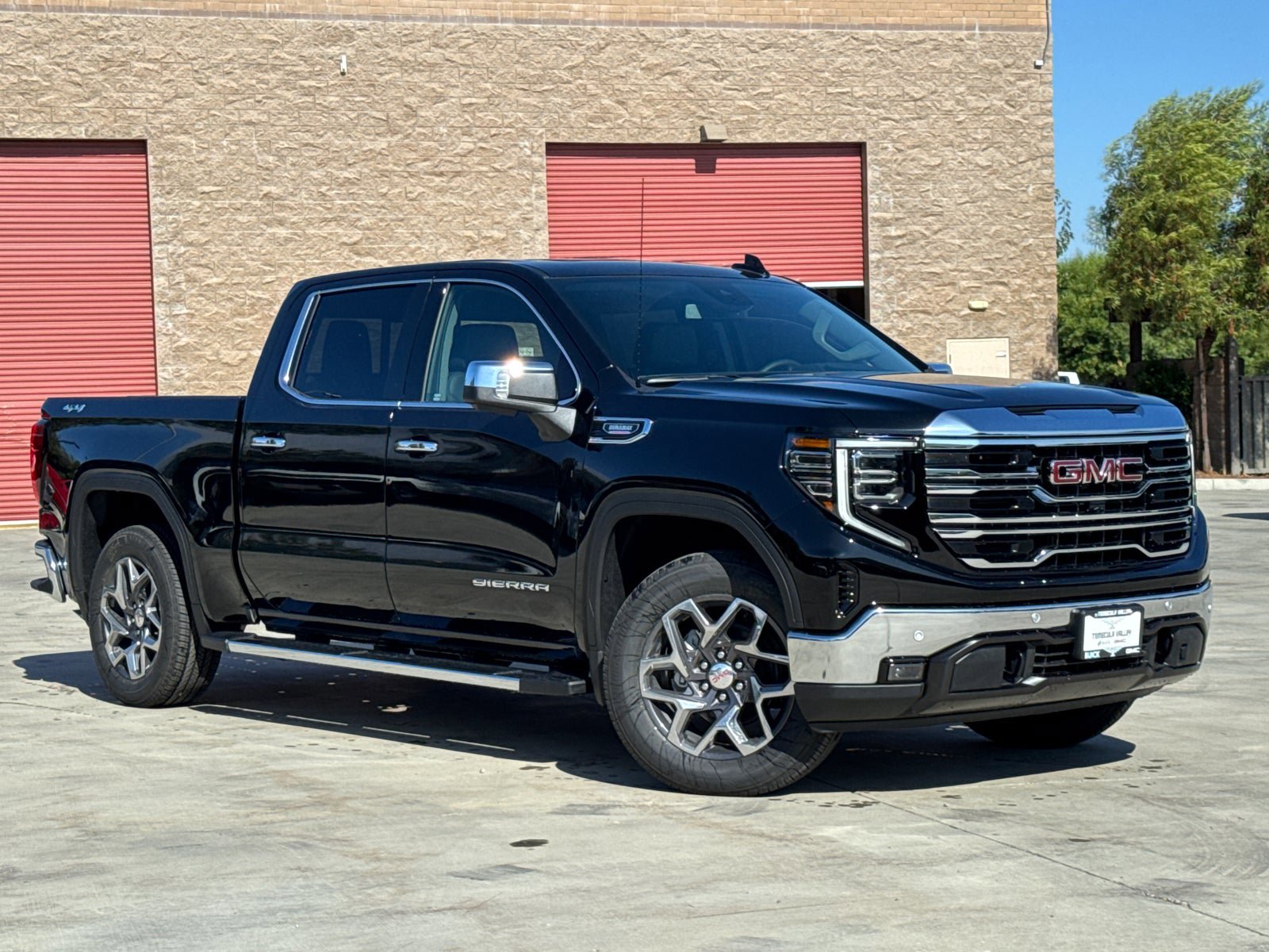 Used 2026 GMC Sierra 1500 SLT w/ SLT Premium Plus Package AWD/4WD image 2