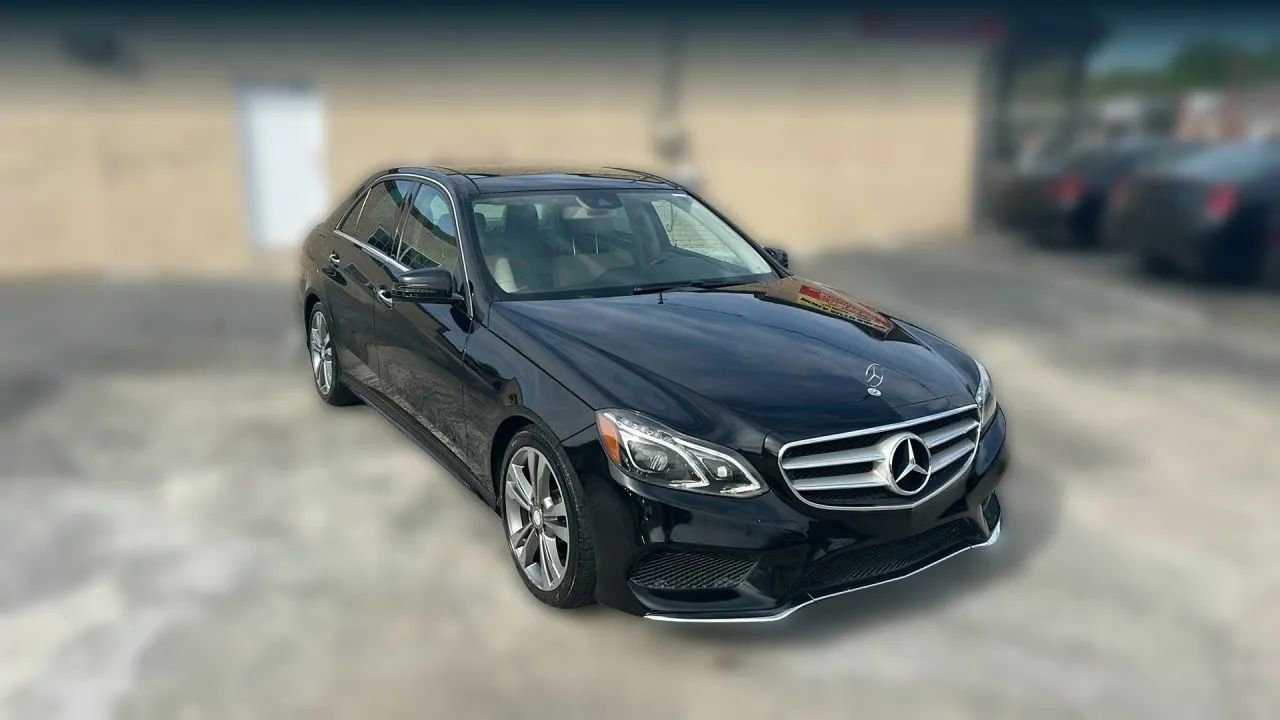 Used 2016 Mercedes-Benz E 350 4MATIC Sedan w/ Premium Package image 11