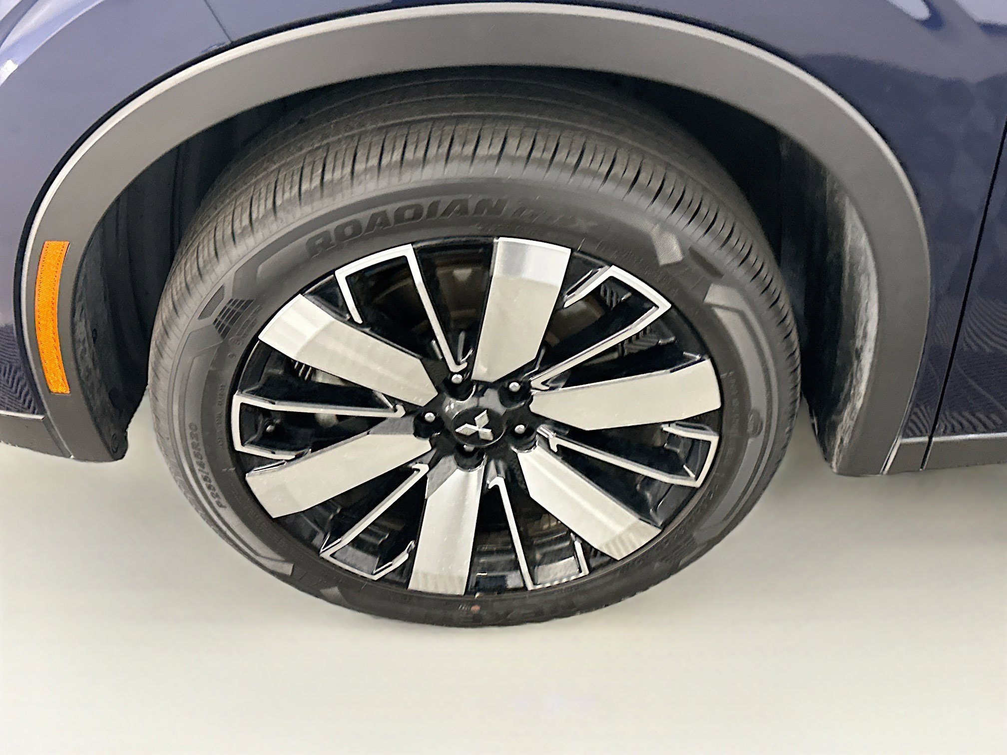 Used 2025 Mitsubishi Outlander SE image 11