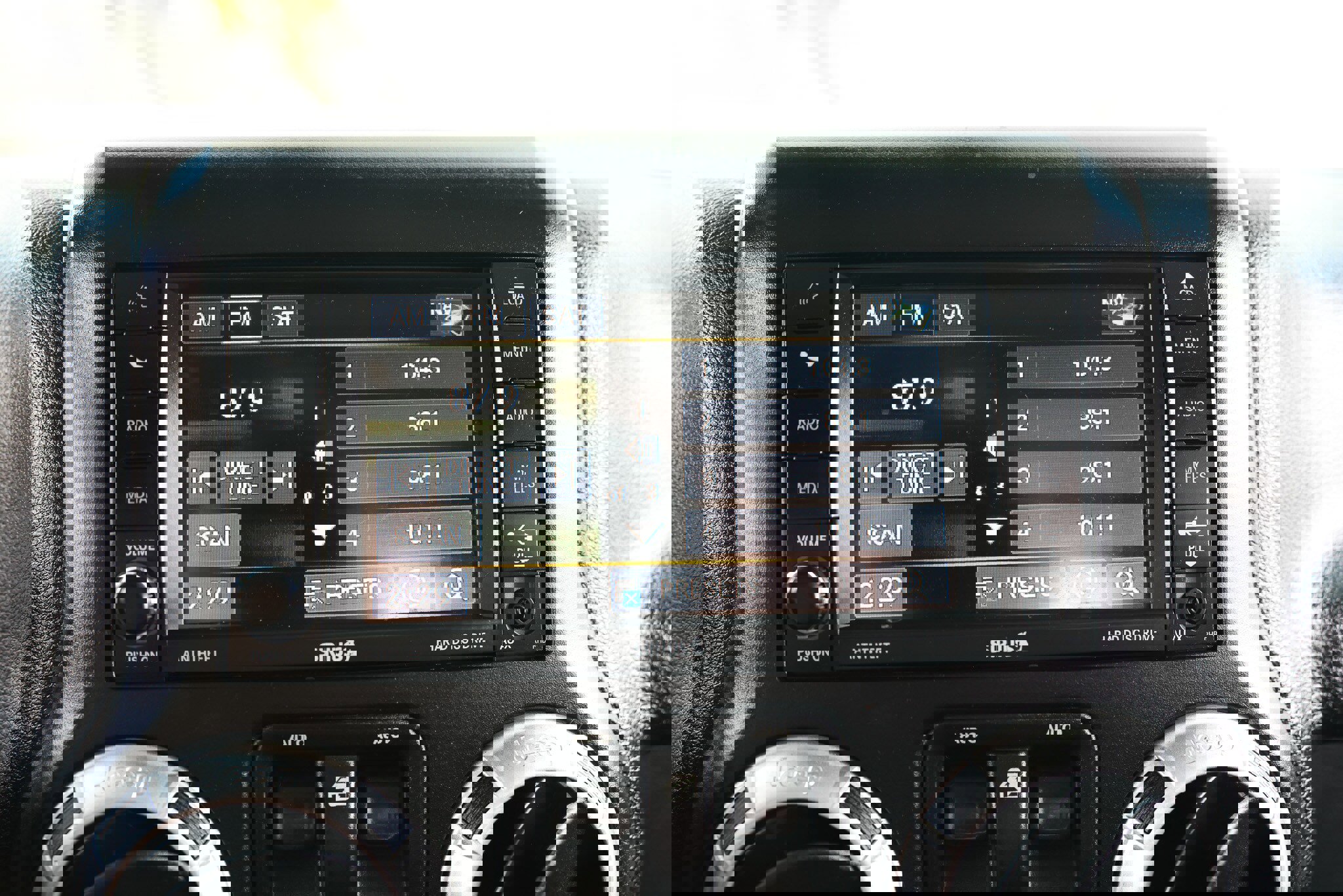 Used 2015 Jeep Wrangler Sahara w/ Connectivity Group image 33