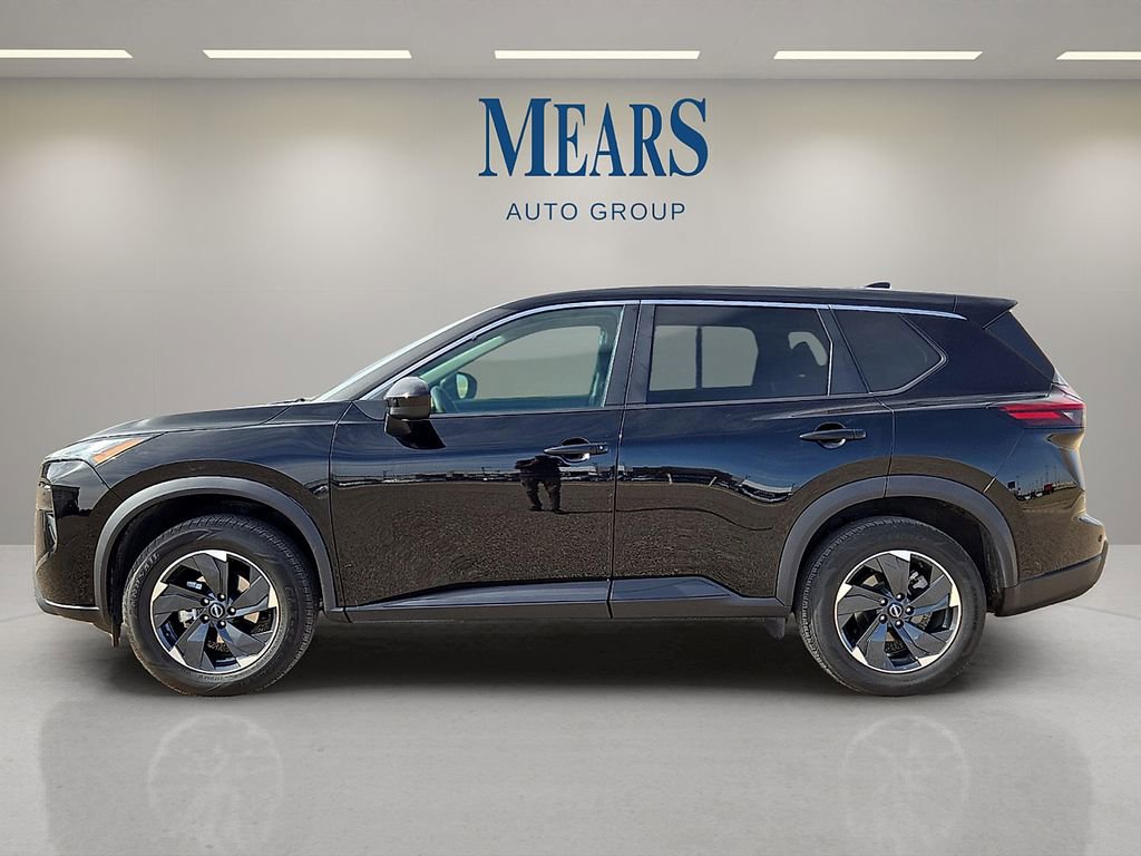 Used 2024 Nissan Rogue SV image 2
