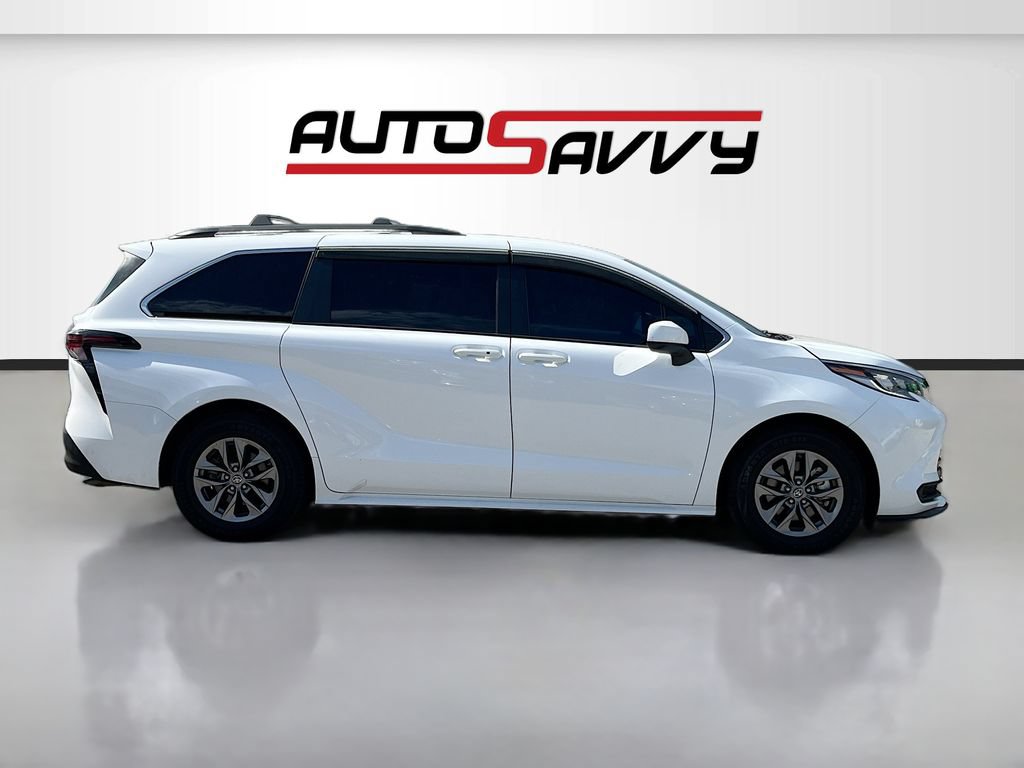 Used 2023 Toyota Sienna LE FWD image 8