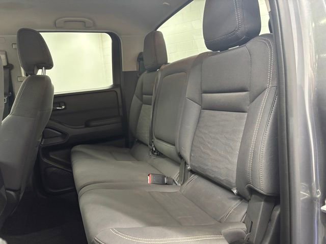 Used 2023 Nissan Frontier SV image 9