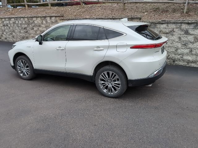 Used 2021 Toyota Venza Limited image 7