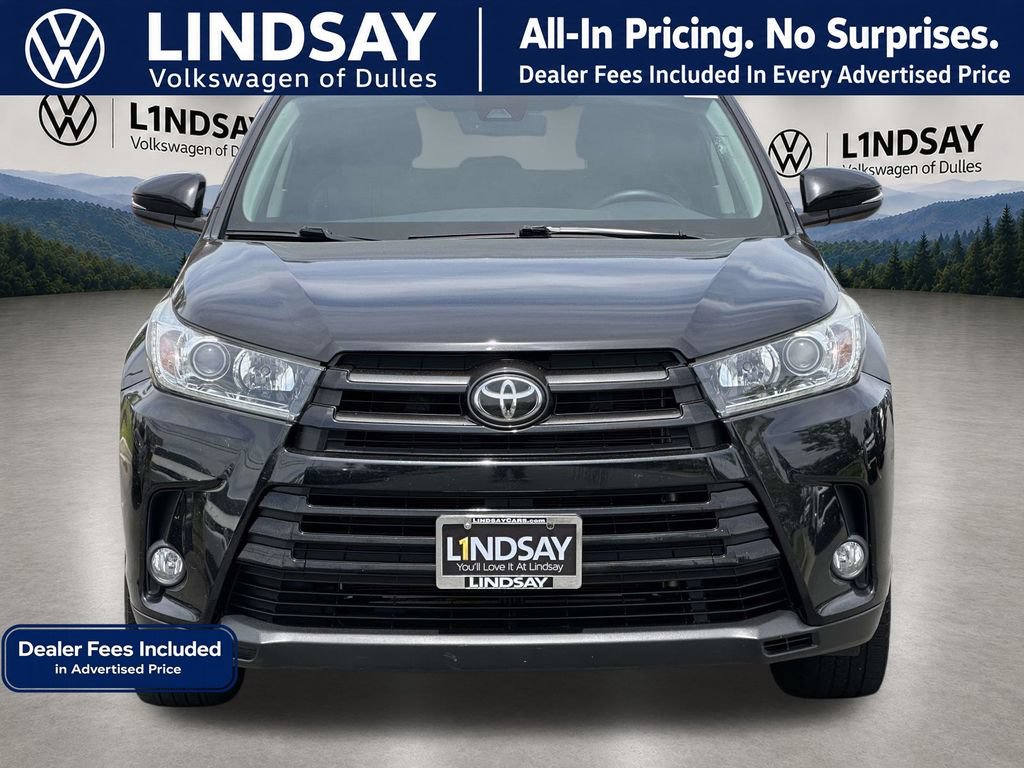 Used 2018 Toyota Highlander SE w/ Carpet Mat Package (TMS) AWD/4WD image 3