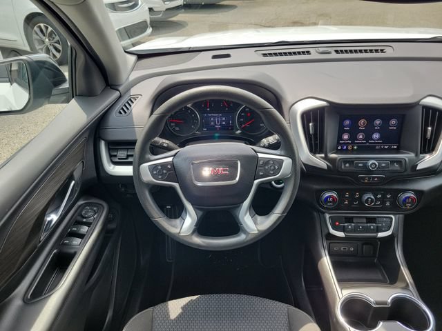 Used 2023 GMC Terrain SLE w/ Driver Convenience Package FWD image 8