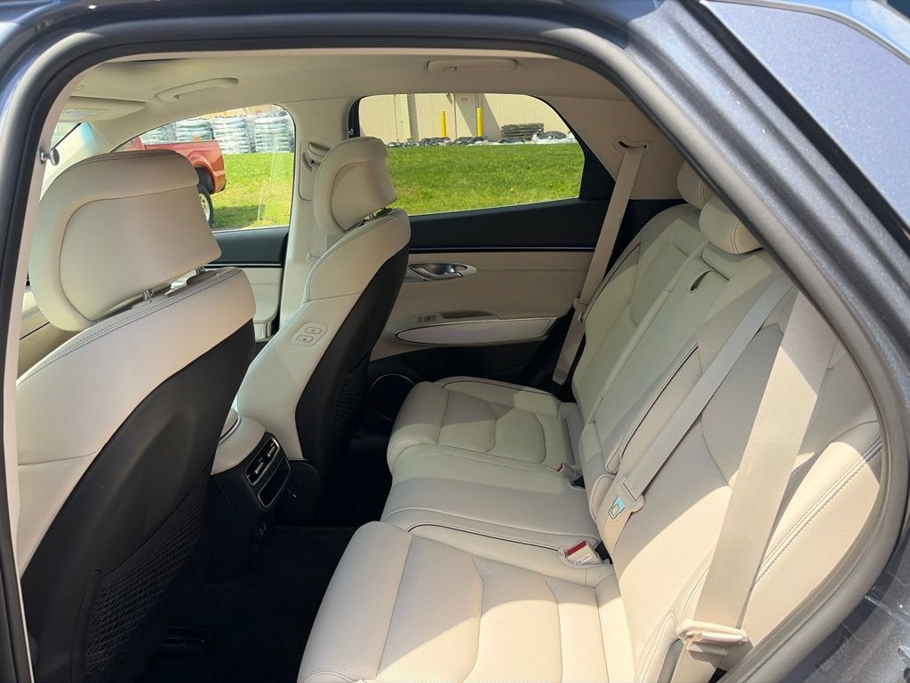 Used 2026 Genesis GV70 2.5T Advanced AWD/4WD image 19