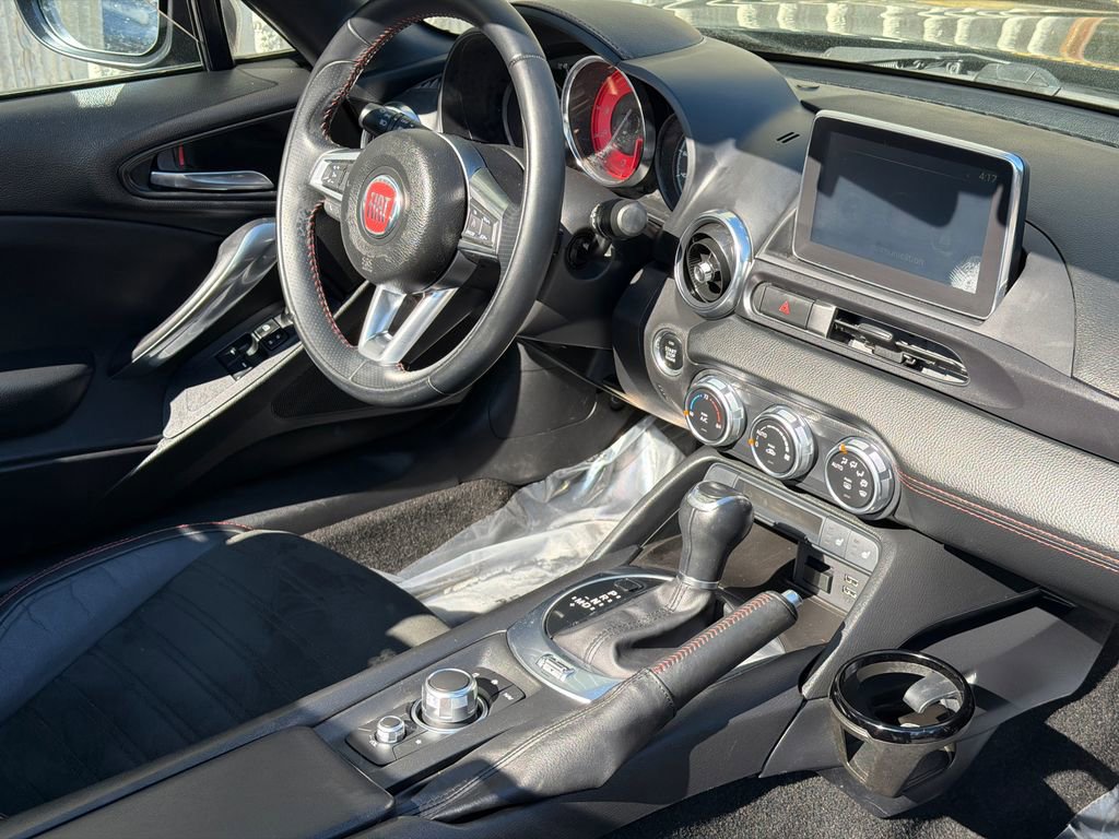 Used 2017 FIAT 124 Spider Abarth RWD image 8