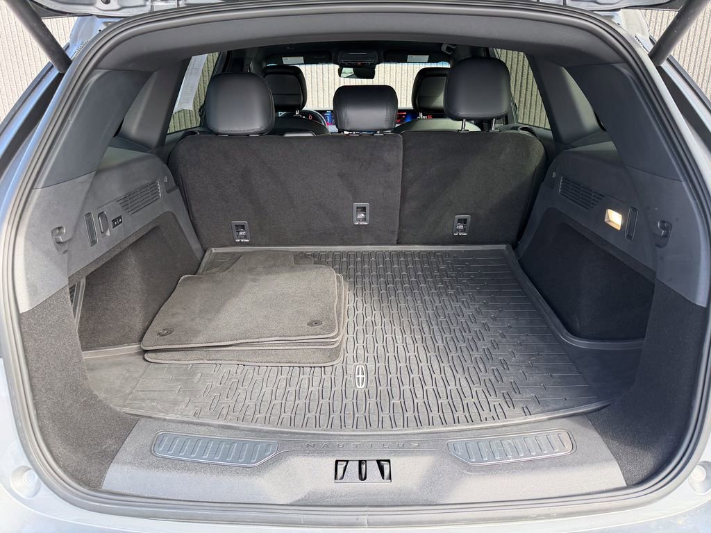 Used 2024 Lincoln Nautilus Reserve w/ Jet Appearance Package (87T) image 17