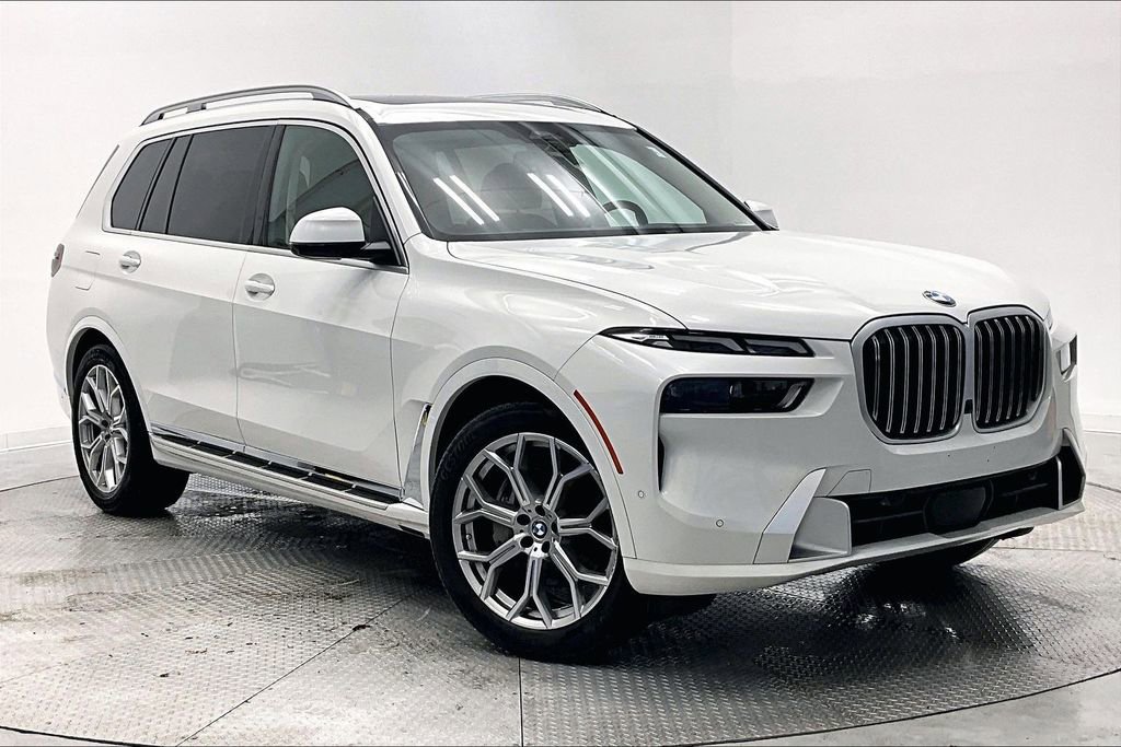 Used 2025 BMW X7 xDrive40i image 11
