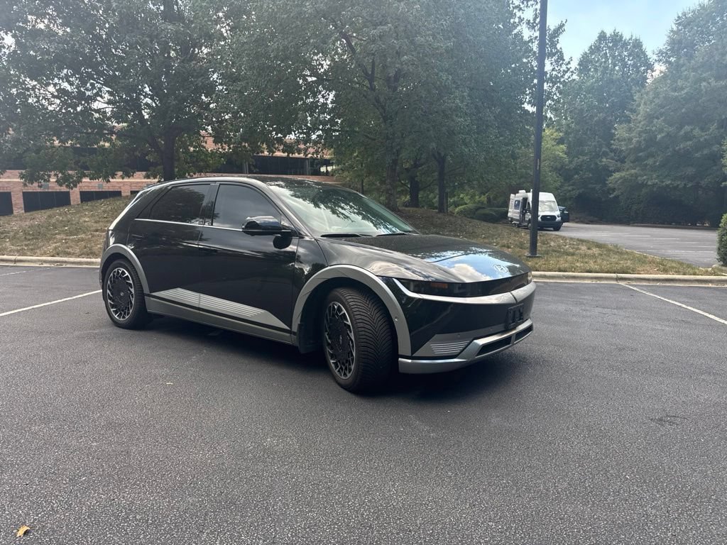 Used 2023 Hyundai Ioniq 5 Limited AWD/4WD image 3