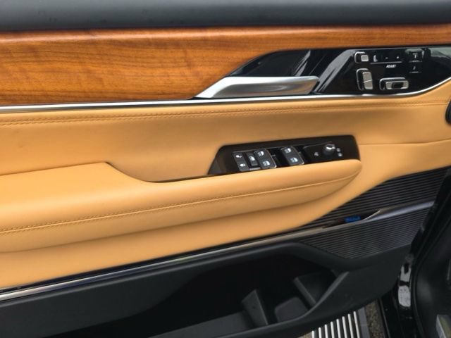 Used 2025 Jeep Grand Wagoneer Series III AWD/4WD image 14