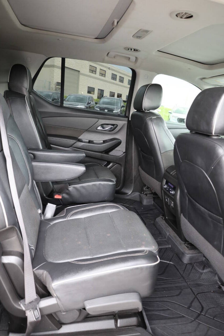 Used 2020 Chevrolet Traverse High Country FWD image 16