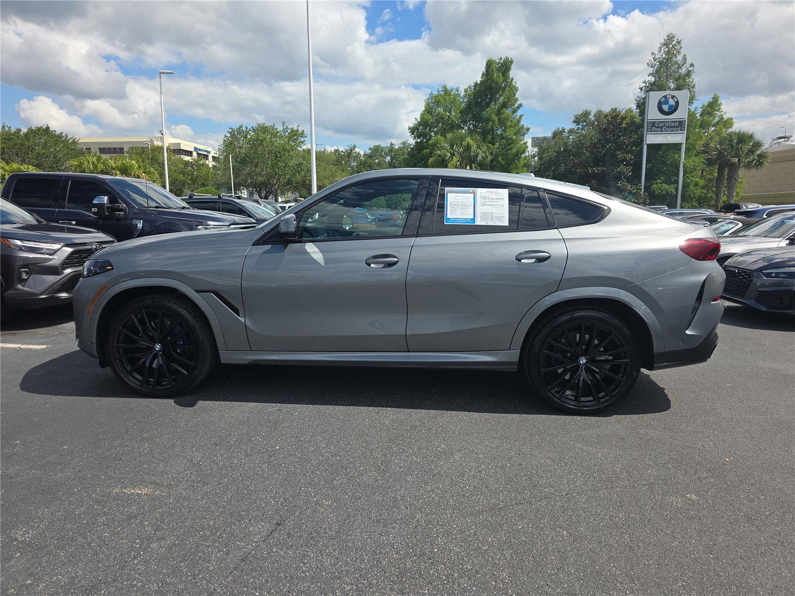 Used 2024 BMW X6 xDrive40i w/ Premium Package AWD/4WD image 6