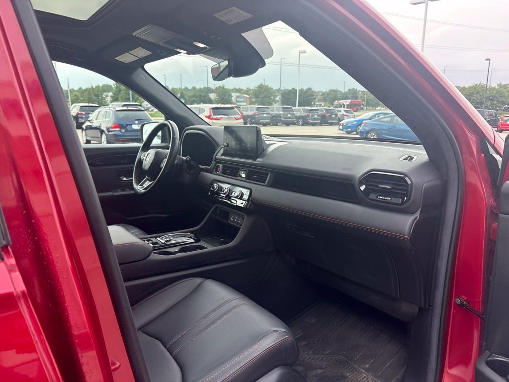 Certified 2025 Honda Pilot TrailSport image 25