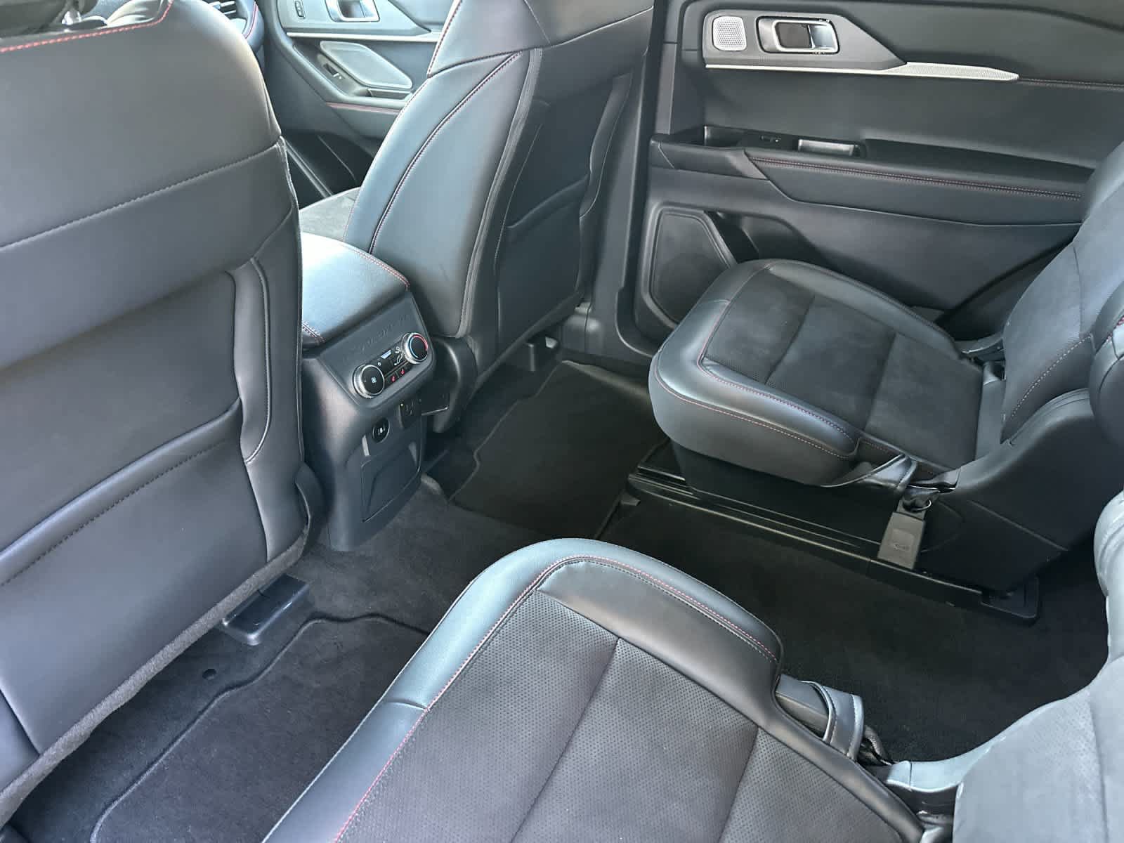 Certified 2025 Ford Explorer ST RWD image 4