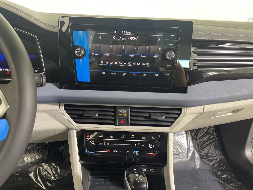 New 2026 Volkswagen Jetta SE FWD image 16