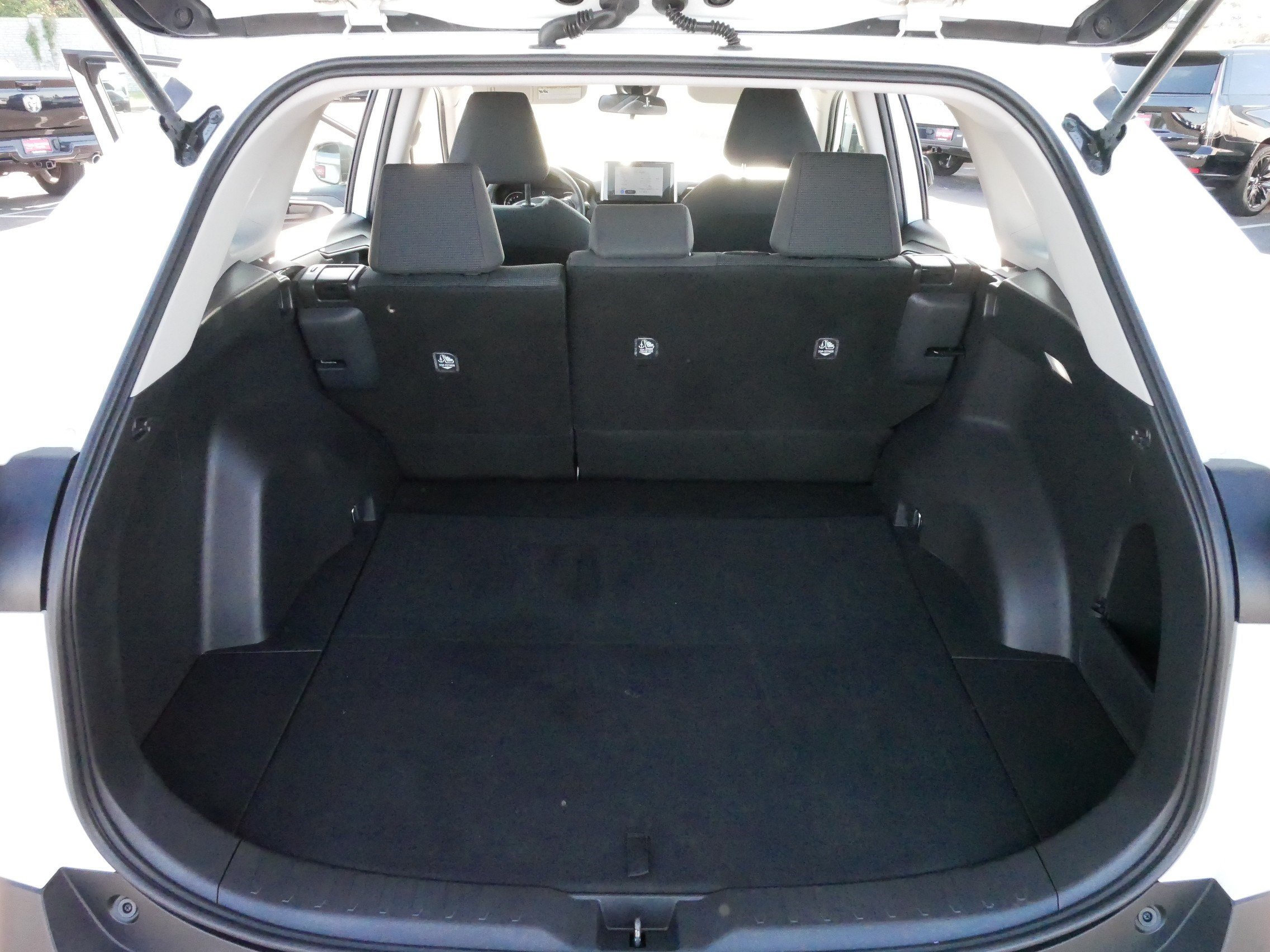 Certified 2025 Toyota RAV4 LE AWD/4WD image 18