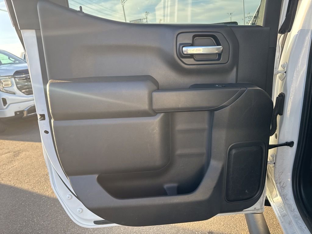 Used 2023 Chevrolet Silverado 1500 Custom image 12