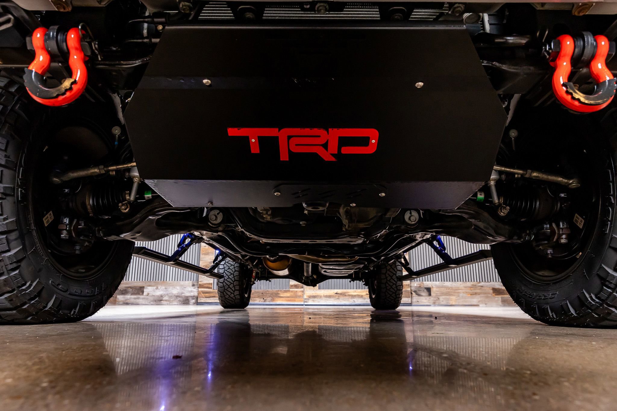 Used 2017 Toyota Tacoma TRD Sport w/ Tow Package (A/T) AWD/4WD image 14
