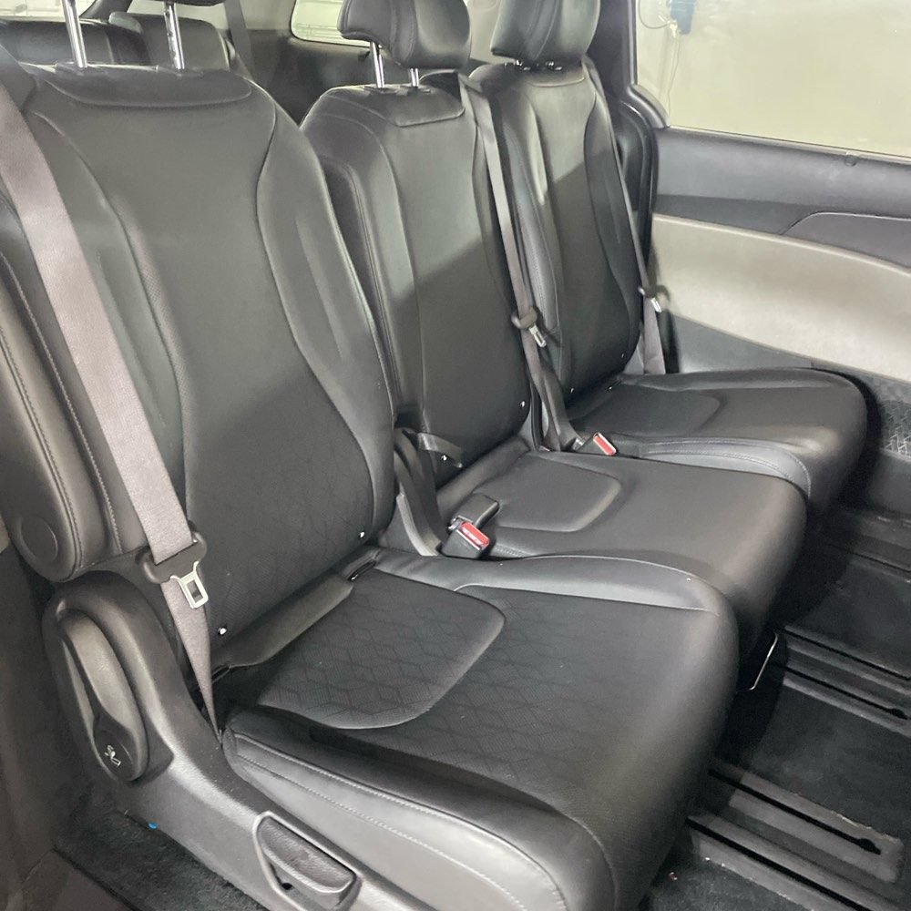 Used 2025 Kia Carnival SX FWD image 15
