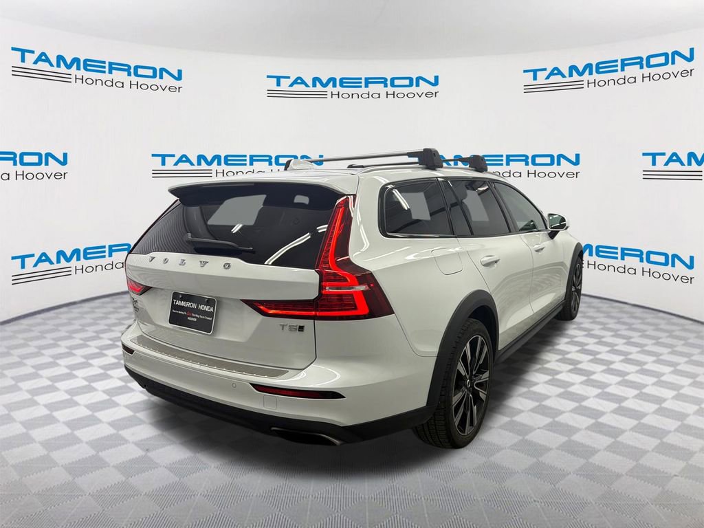 Used 2020 Volvo V60 T5 Cross Country AWD/4WD image 5