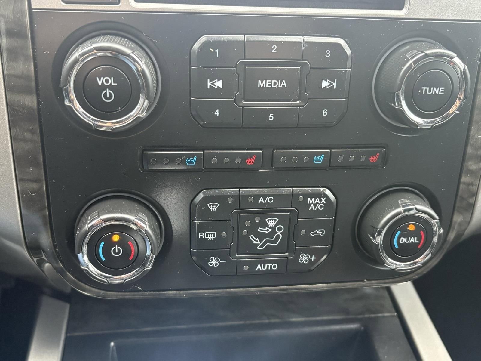 Used 2015 Ford Expedition Limited RWD image 42