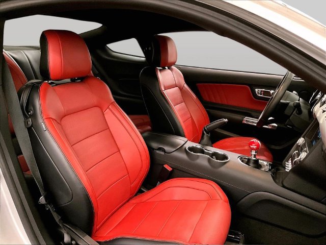 Used 2017 Ford Mustang GT Premium w/ Equipment Group 401A RWD image 7