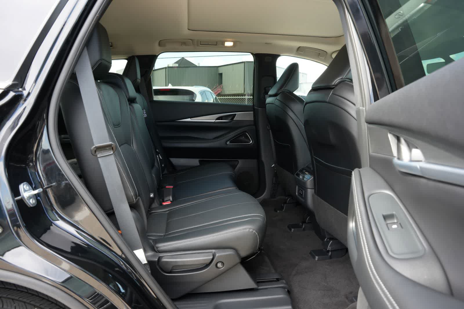 Certified 2027 INFINITI QX60 Luxe w/ Cargo Package FWD image 20