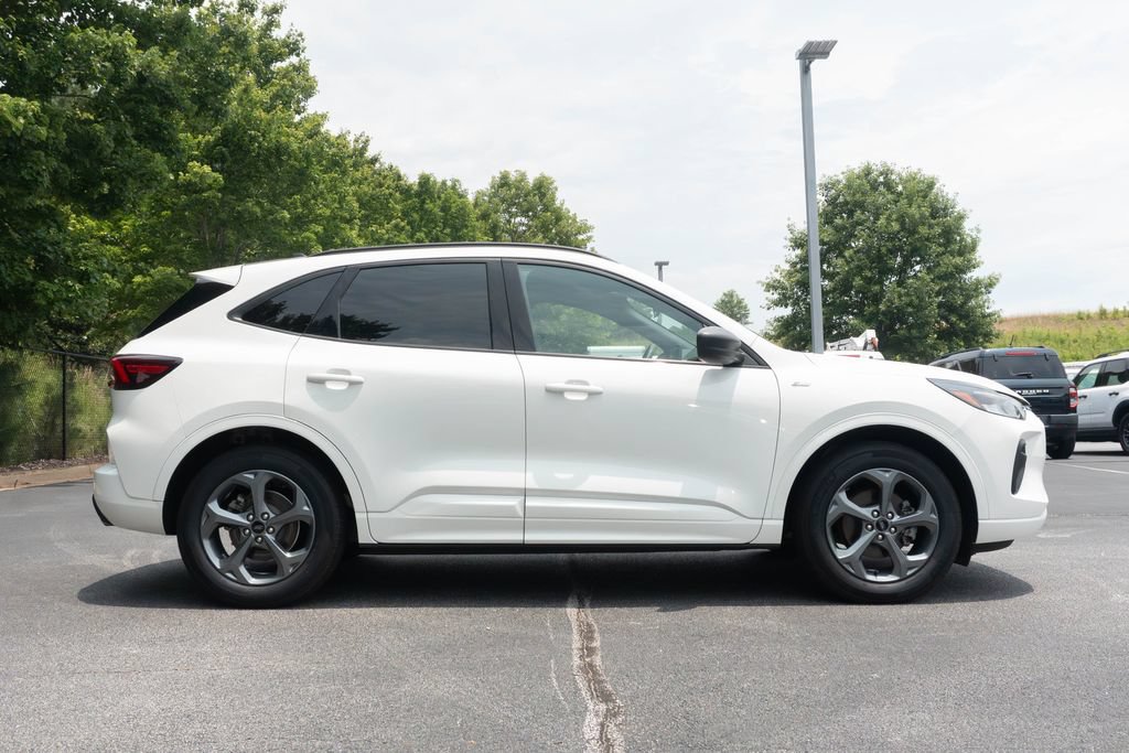 Used 2024 Ford Escape ST-Line w/ Tech Pack #1 FWD image 10