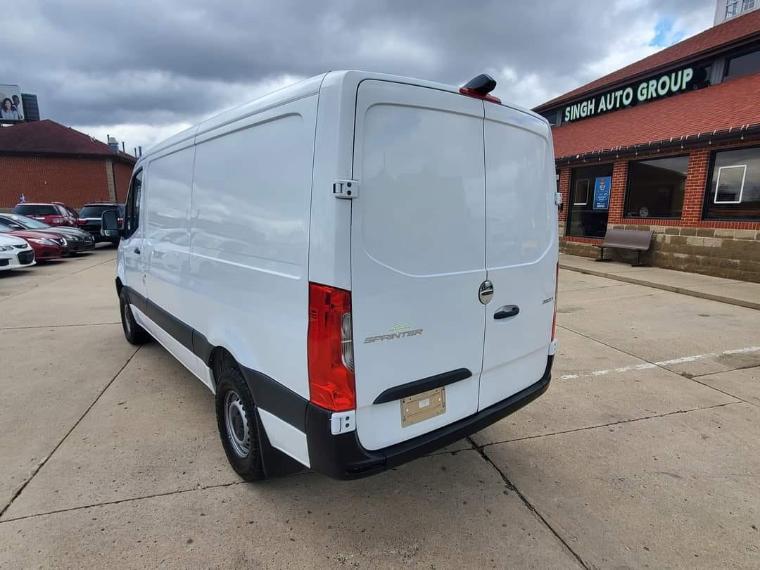 Used 2019 Freightliner Sprinter 2500 w/ Driver Convenience Package image 6
