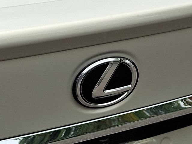 Used 2025 Lexus ES 300h w/ Premium Package image 41