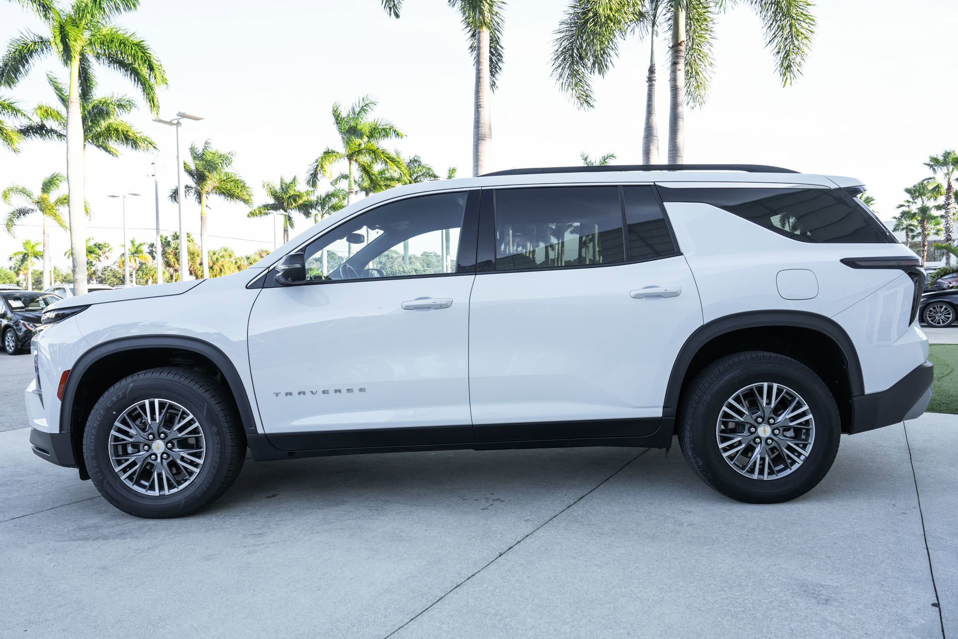 Used 2024 Chevrolet Traverse LT image 6