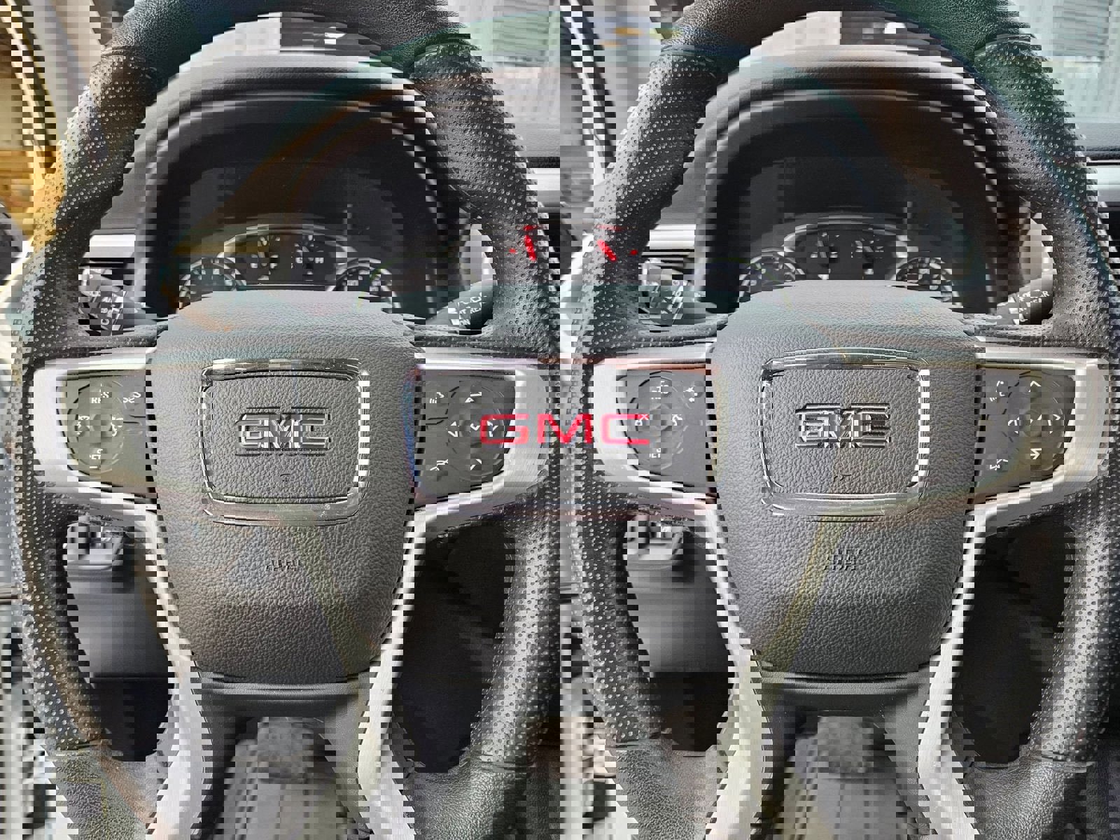 Used 2021 GMC Acadia SLE w/ Driver Convenience Package FWD image 11