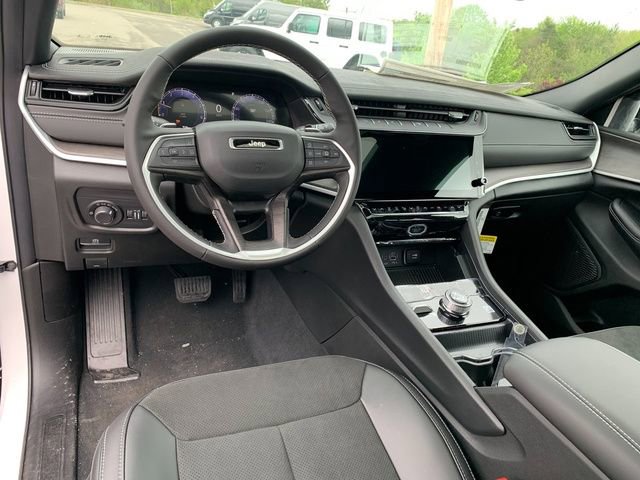 New 2026 Jeep Grand Cherokee Altitude AWD/4WD image 14