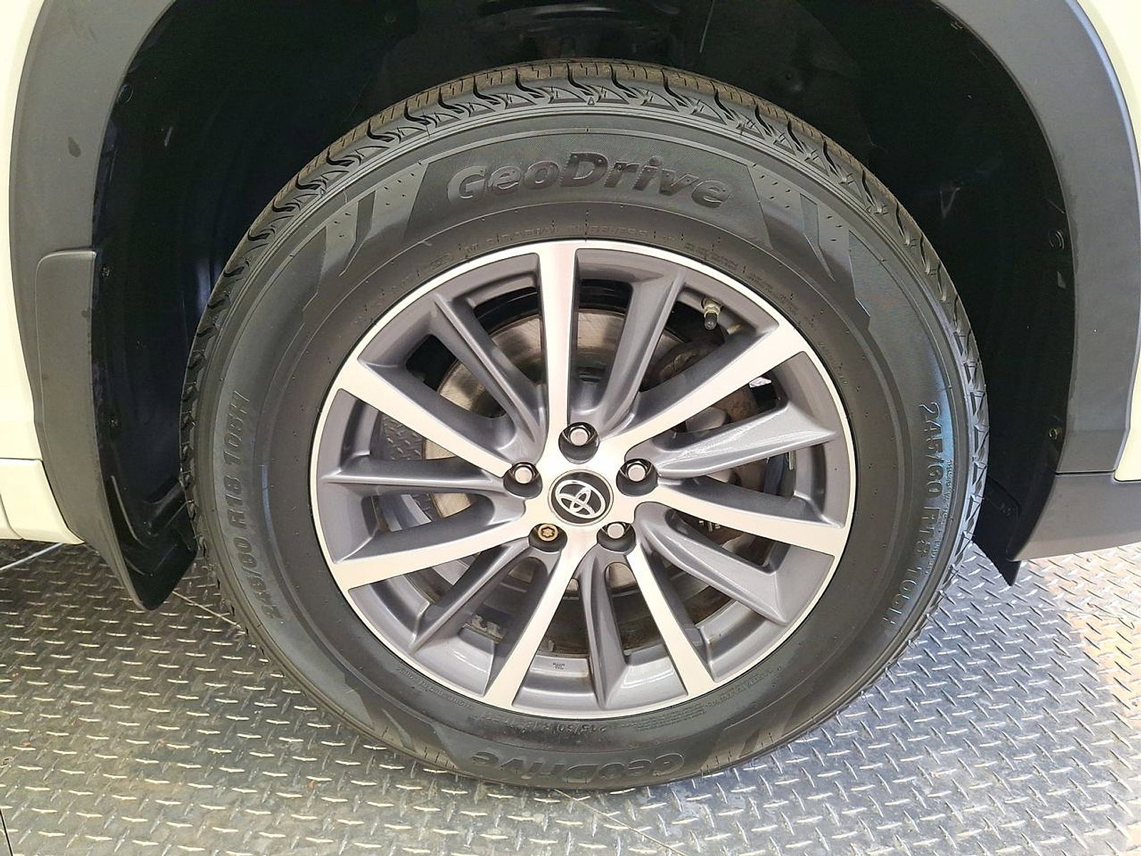 Certified 2018 Toyota Highlander XLE image 27