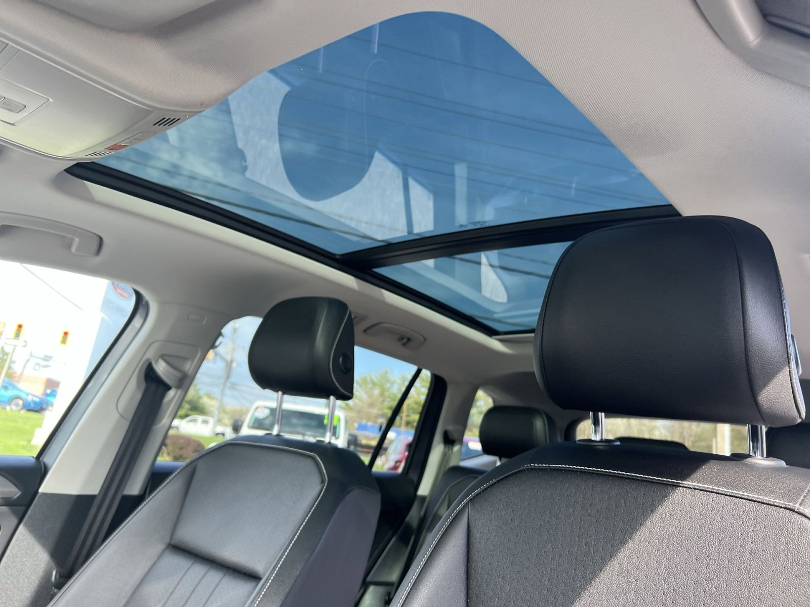 Used 2023 Volkswagen Tiguan SE image 23