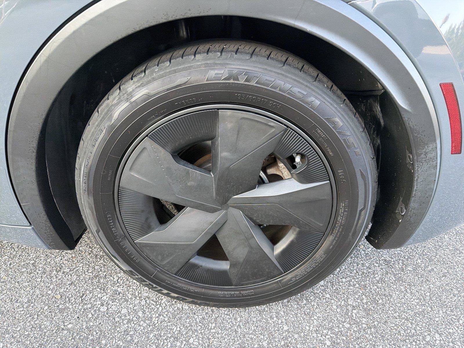 Used 2024 Toyota Prius LE FWD image 18