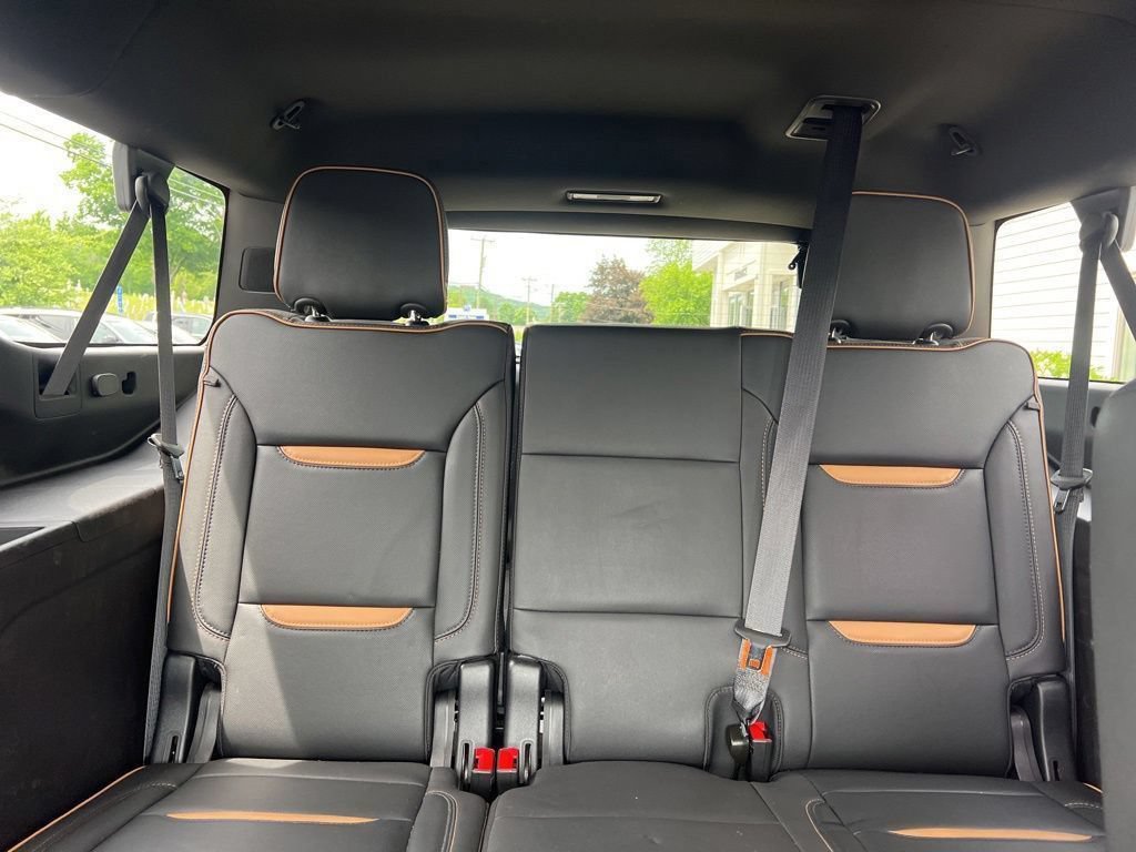 Used 2023 GMC Yukon XL AT4 w/ AT4 Premium Package AWD/4WD image 46