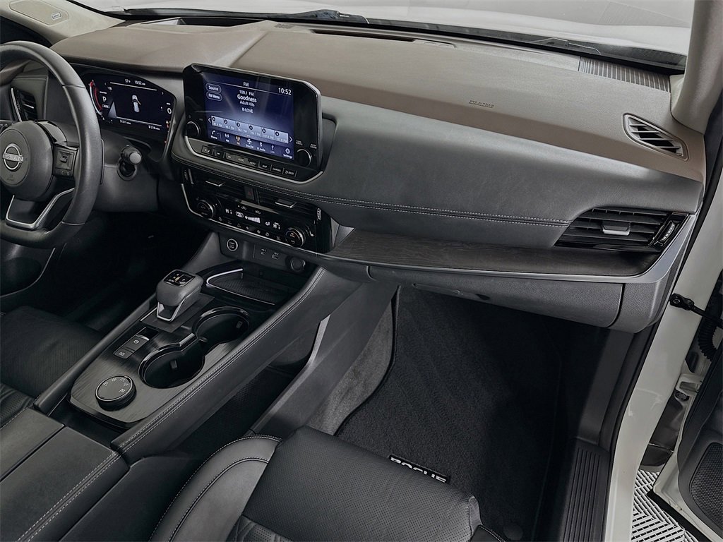 Used 2022 Nissan Rogue Platinum w/ Head-Up Display Package image 28