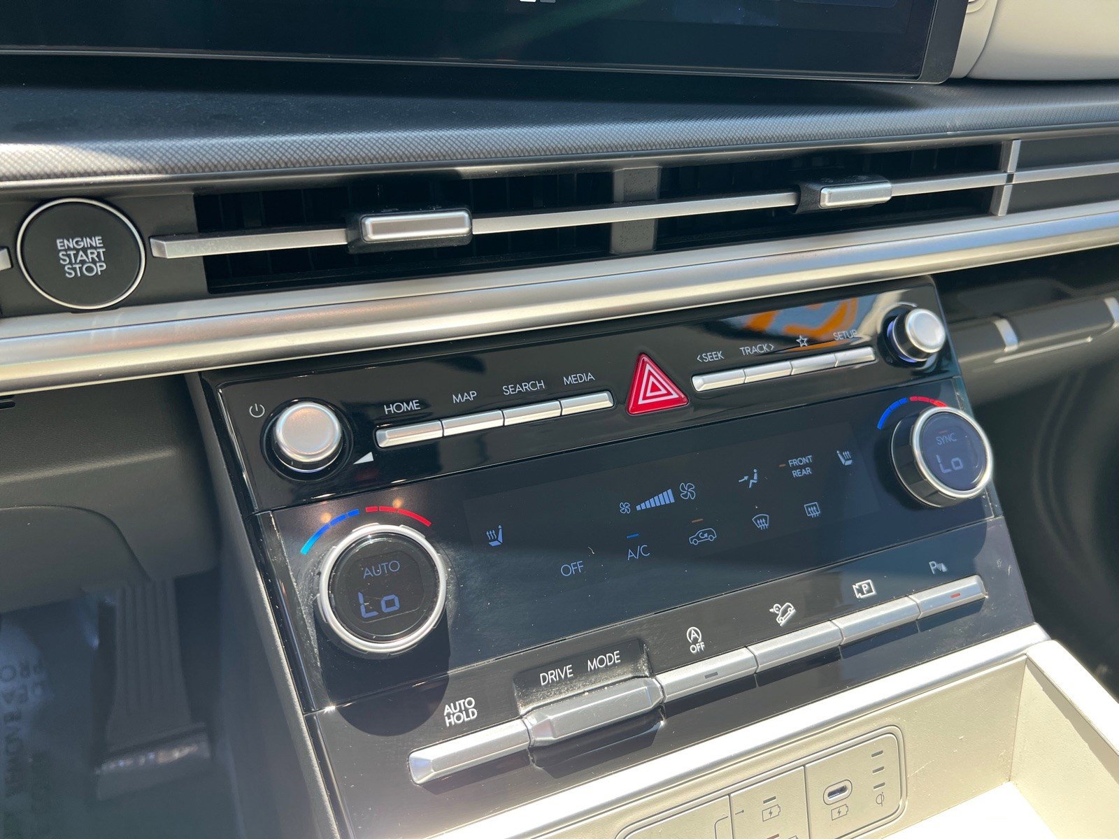 Used 2024 Hyundai Santa Fe SEL image 31