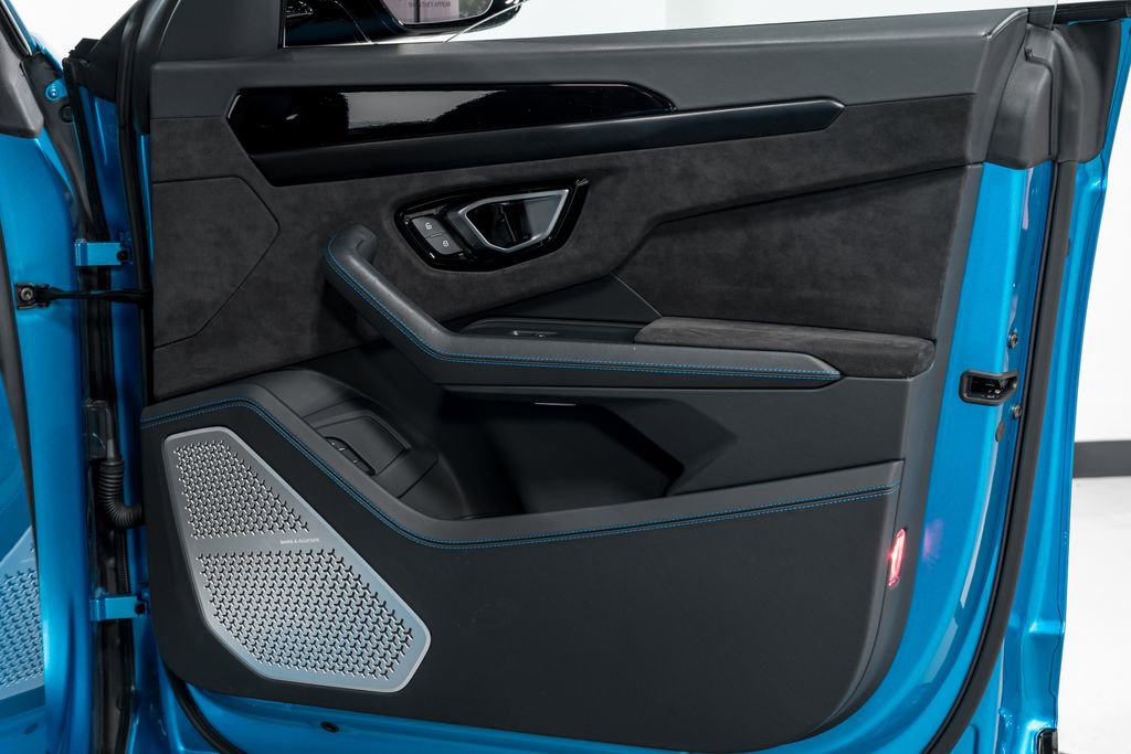 Used 2023 Lamborghini Urus S image 44