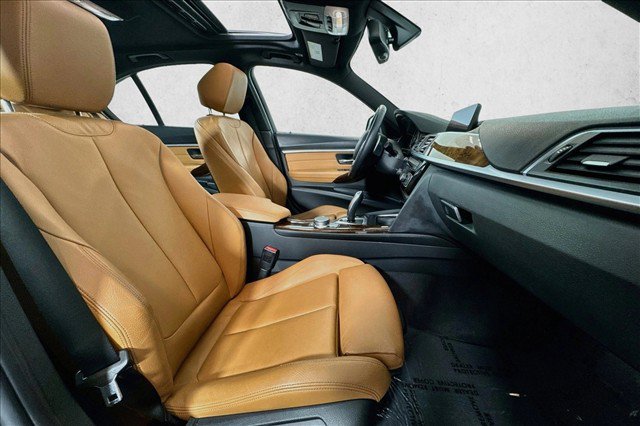 Used 2018 BMW 330e w/ Premium Package RWD image 27