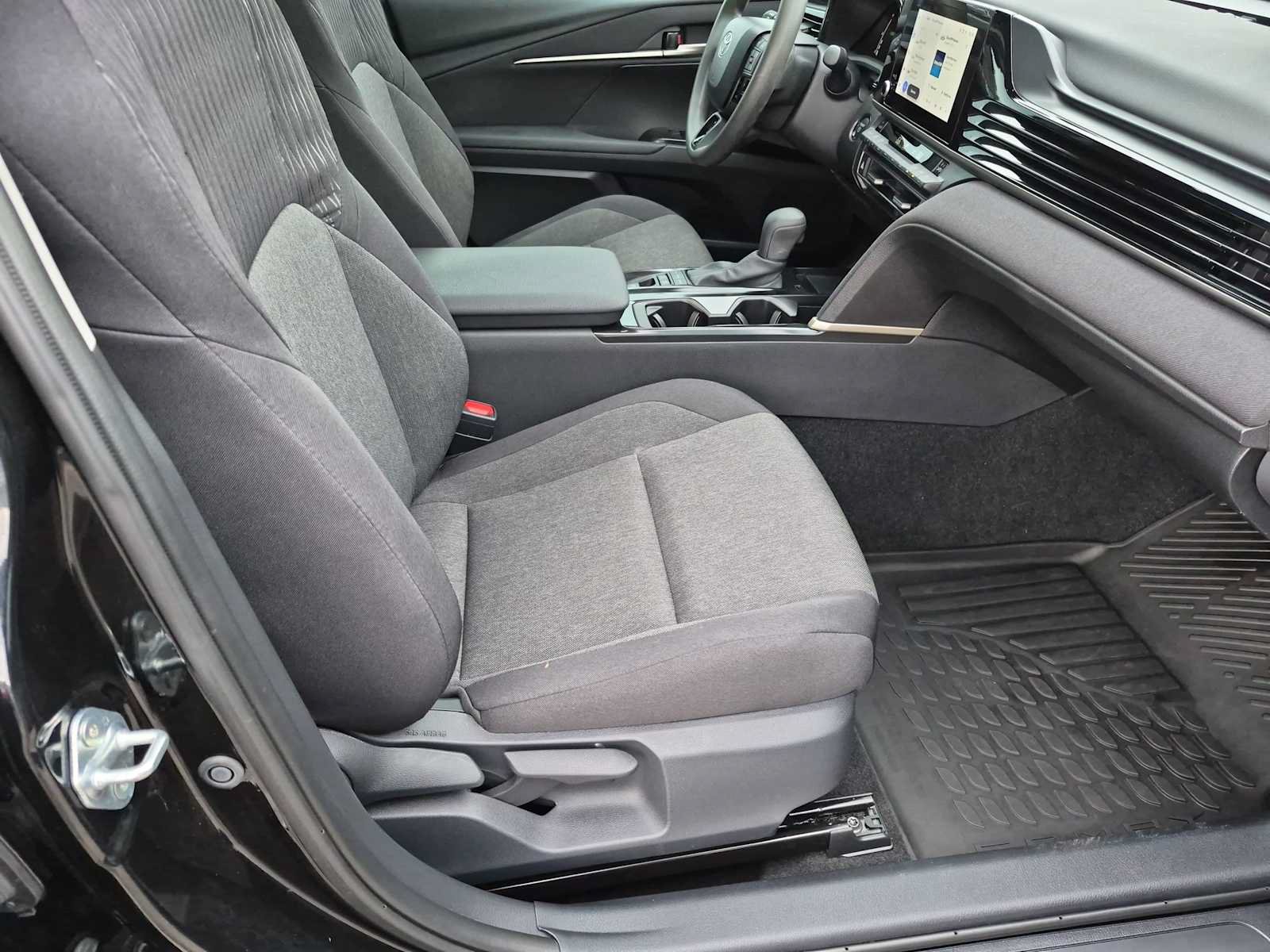 Used 2025 Toyota Camry LE w/ Convenience Package FWD image 20