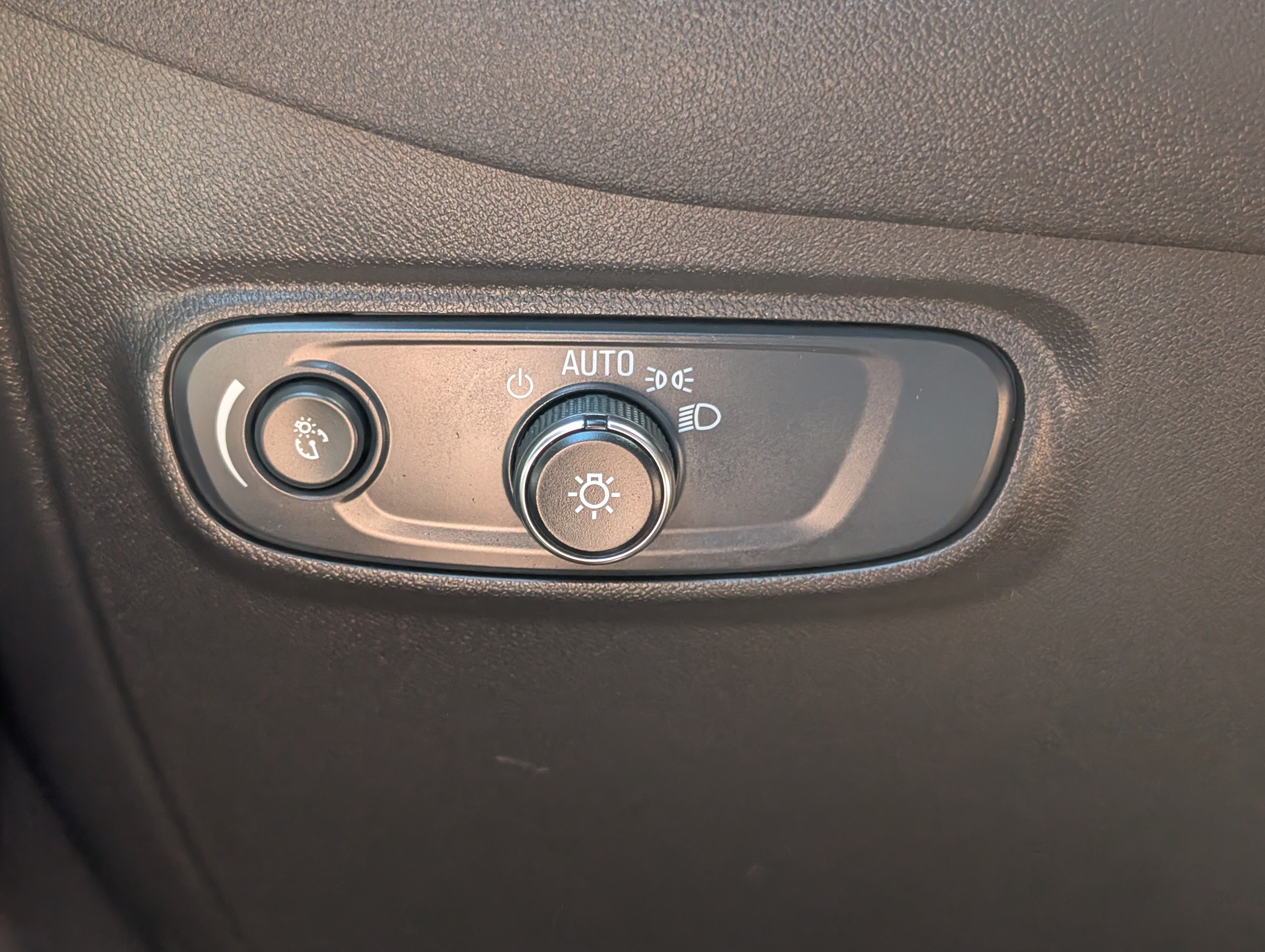 Used 2024 Chevrolet Equinox LT FWD image 17