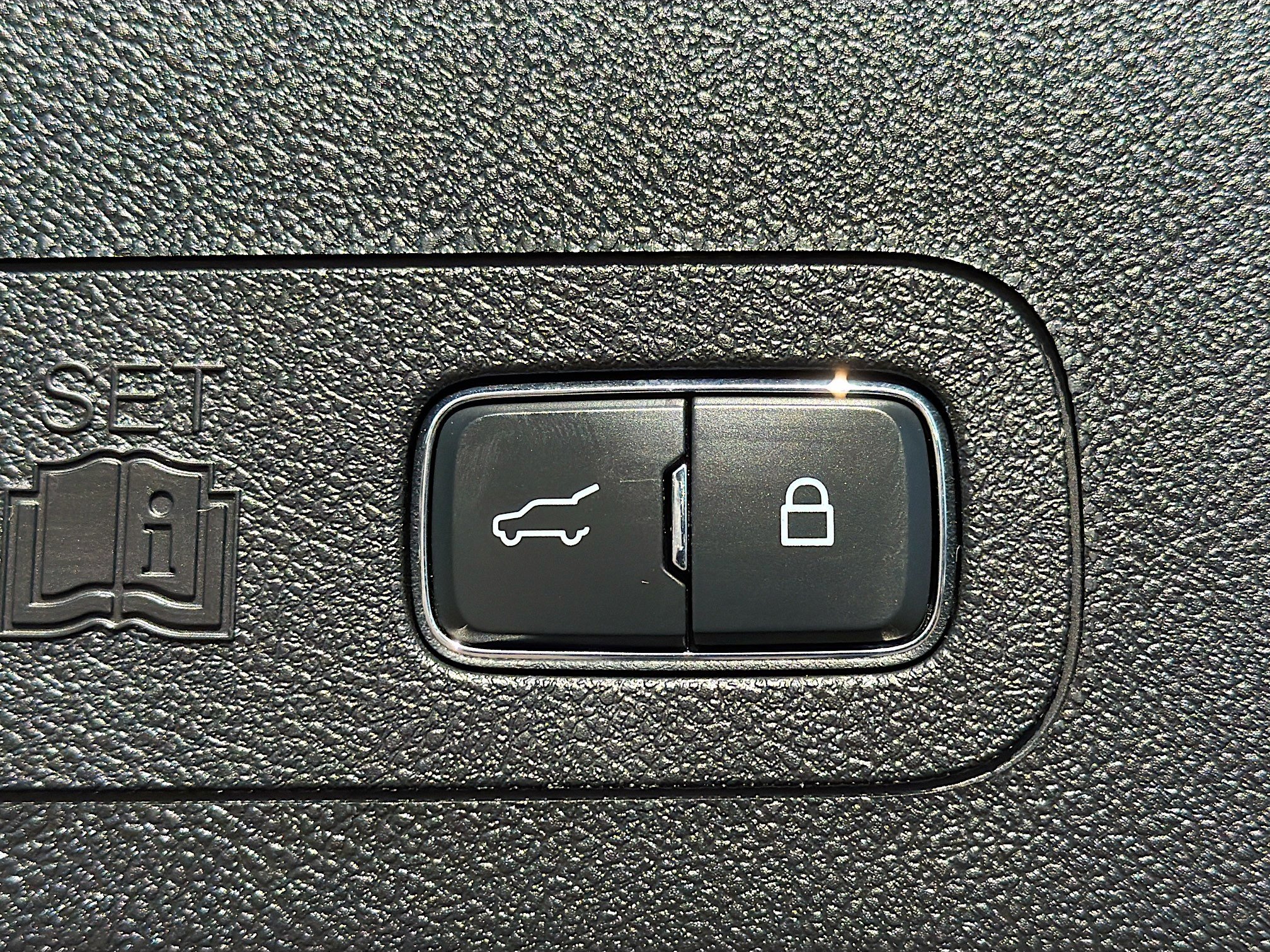 Used 2023 Lincoln Aviator Reserve AWD/4WD image 13