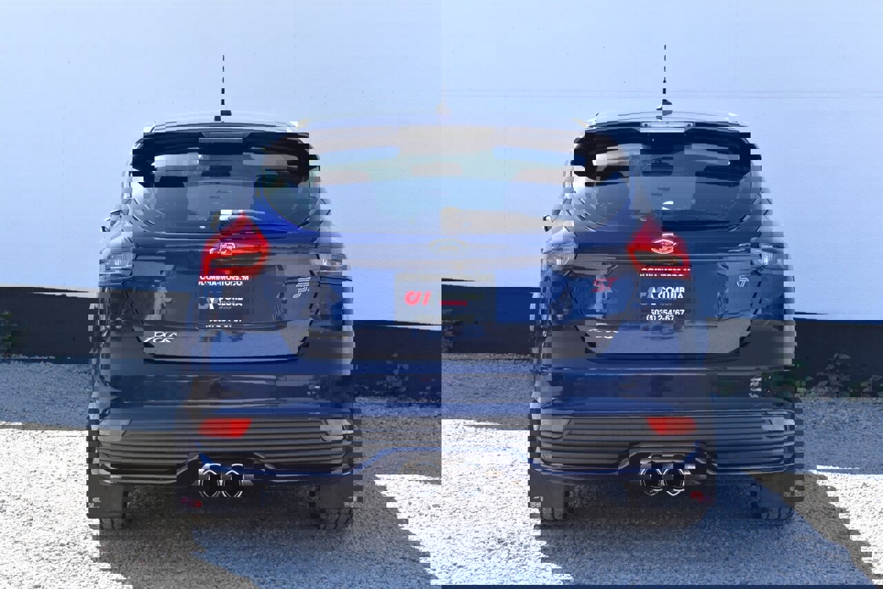 Used 2016 Ford Focus ST image 4