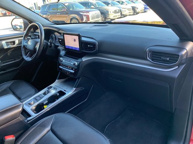 Used 2020 Ford Explorer XLT w/ Equipment Group 202A AWD/4WD image 11